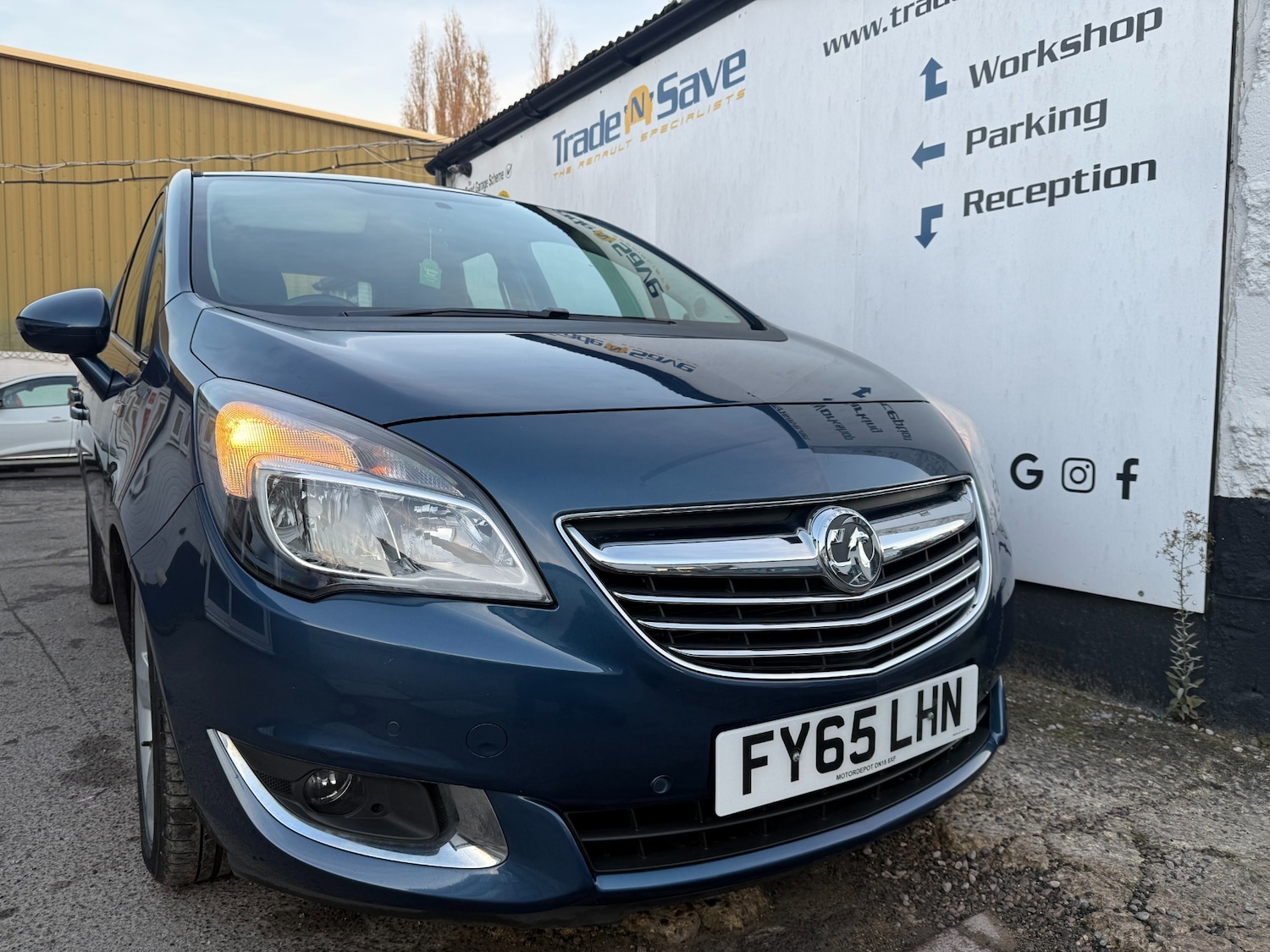 Used Vauxhall Meriva 2015 for sale - 76652767: Photo 2