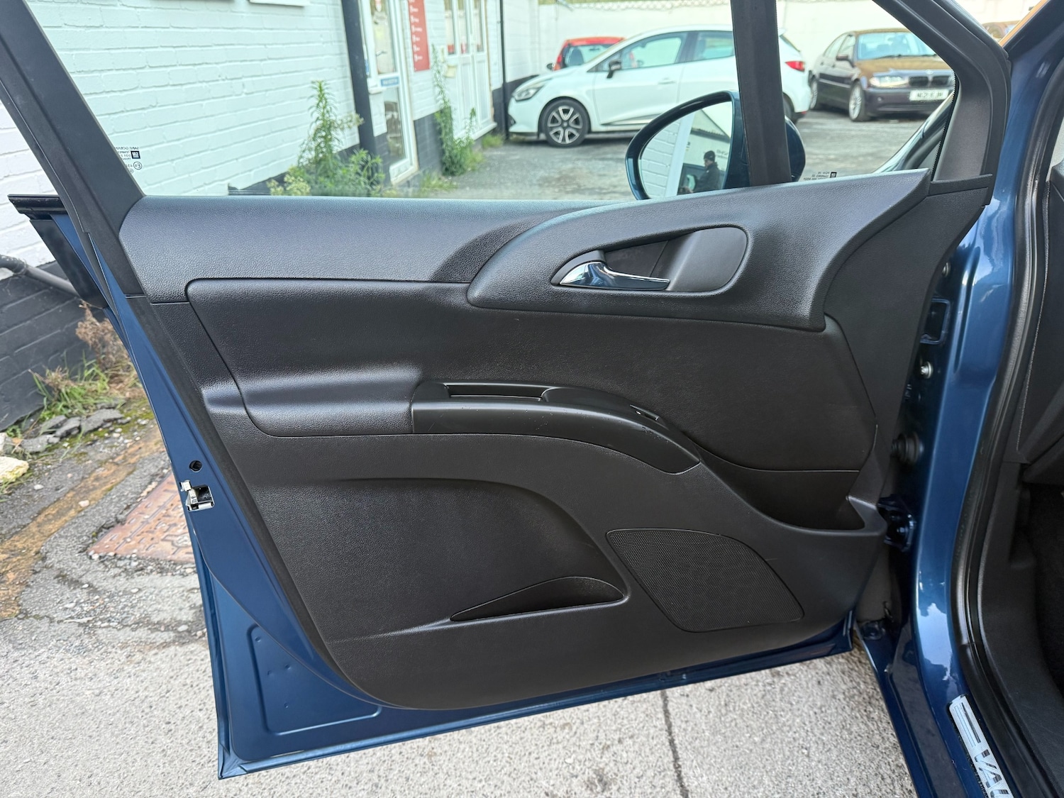 Used Vauxhall Meriva 2015 for sale - 76652767: Photo 21