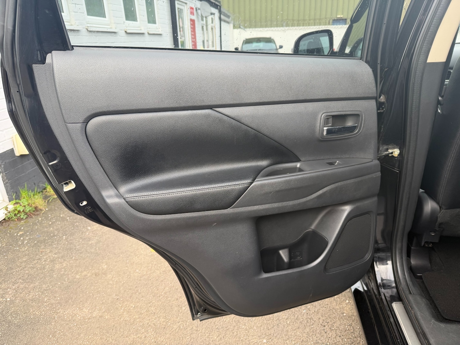 Used Mitsubishi Outlander 2015 for sale - 77353936: Photo 26