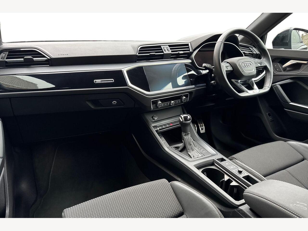 Used Audi Q3 2022 for sale - 76674472: Photo 2