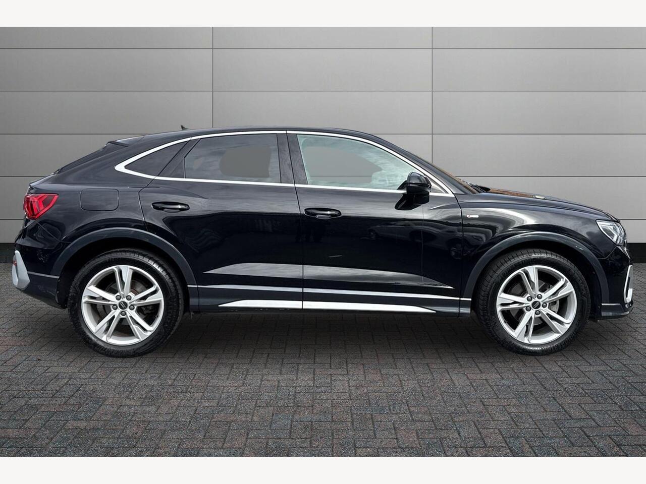 Used Audi Q3 2023 for sale - 77927038: Photo 11