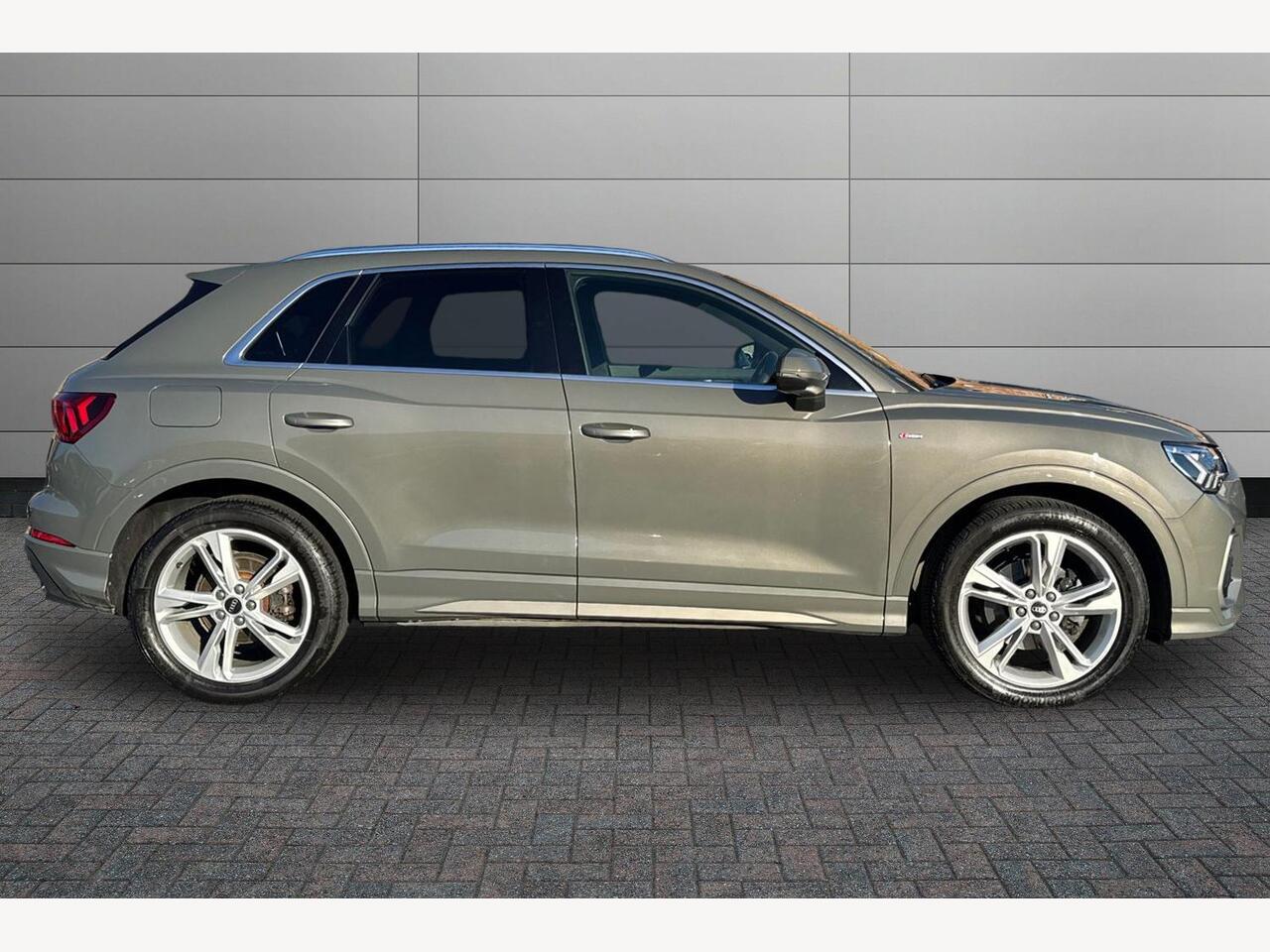 Used Audi Q3 2021 for sale - 76674566: Photo 4