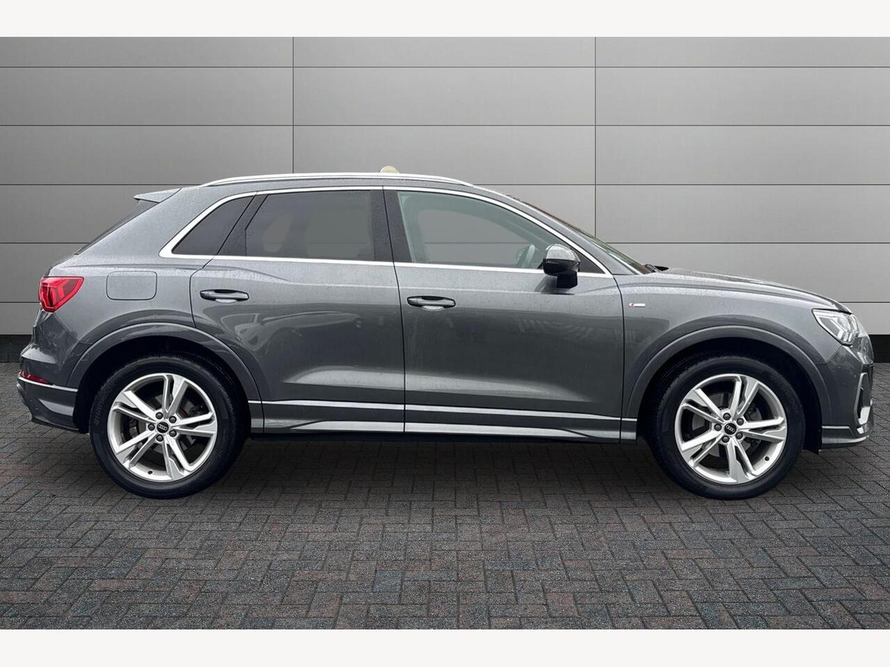 Used Audi Q3 2022 for sale - 77372695: Photo 4