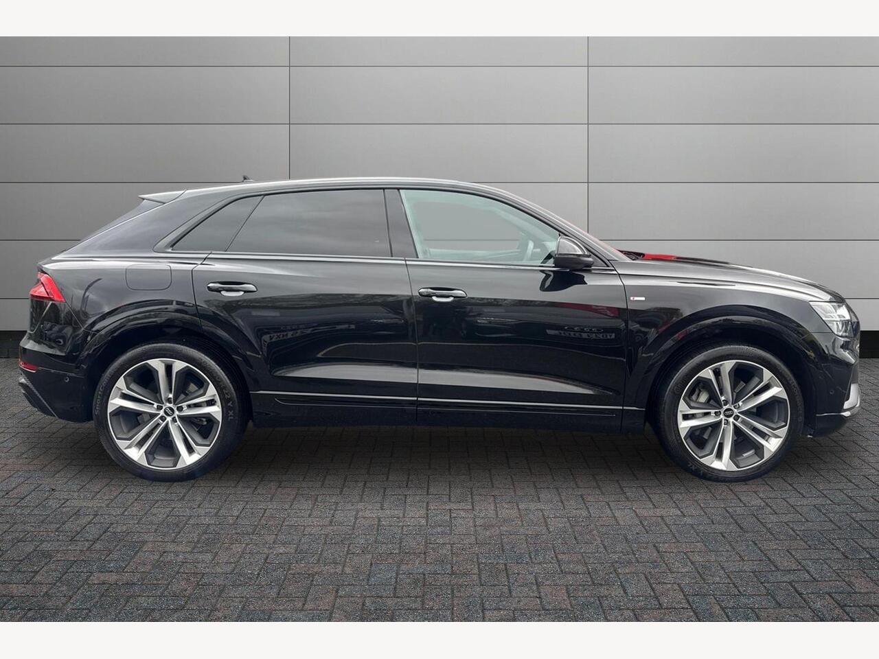 Used Audi Q8 2023 for sale - 76676186: Photo 4