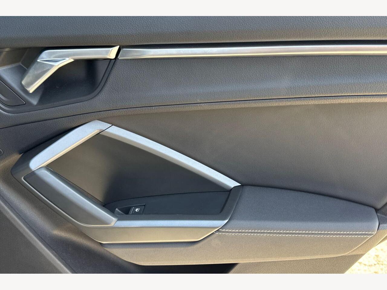 Used Audi Q3 2021 for sale - 76681259: Photo 15