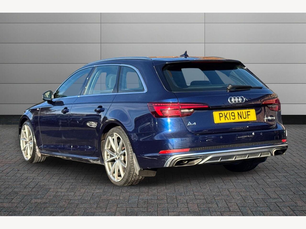 Used Audi A4 2019 for sale - 77269021: Photo 3