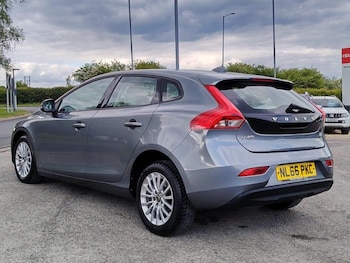 Used Volvo V40 2016 for sale - 78505701: Photo