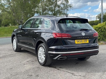 Used Volkswagen Touareg 2018 for sale - 78618507: Photo