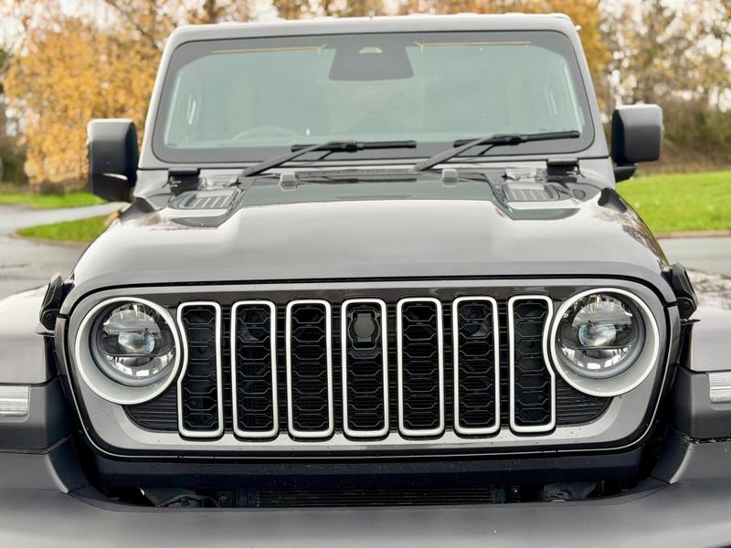 Used Jeep Wrangler 2025 for sale - 76888136: Photo 3