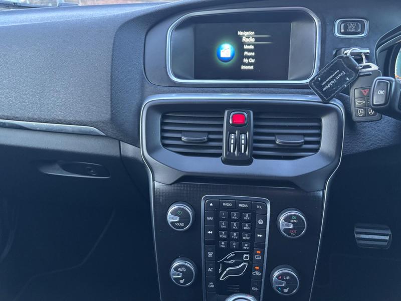 Used Volvo V40 2016 for sale - 77844776: Photo 24