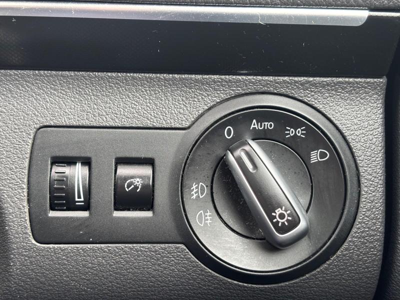 Used Volkswagen Touran 2015 for sale - 77997168: Photo 16