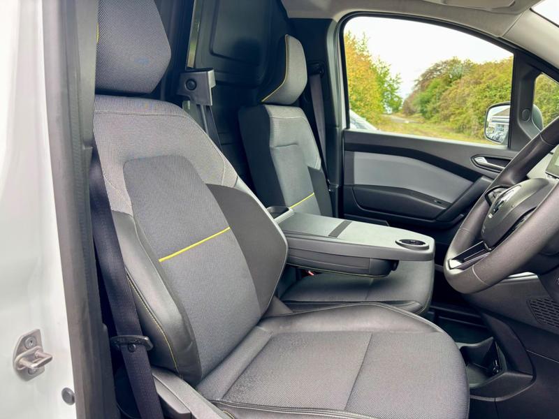 Used Renault Kangoo 2024 for sale - 76888109: Photo 40