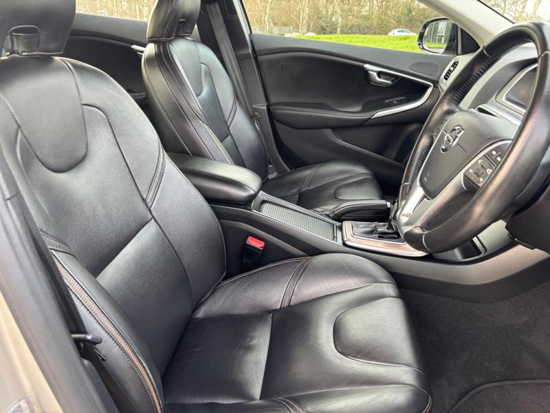 Used Volvo V40 2017 for sale - 77763476: Photo 12