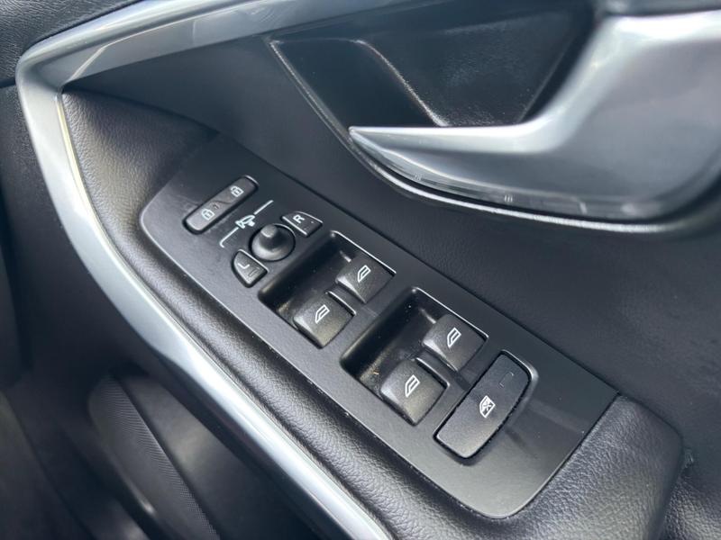 Used Volvo V40 2017 for sale - 77763476: Photo 16