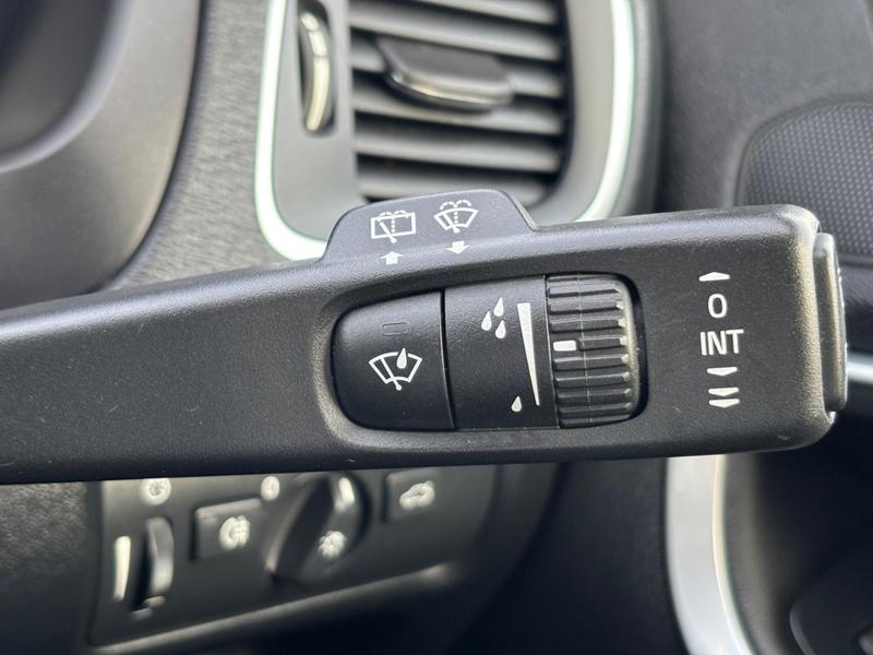 Used Volvo V40 2017 for sale - 77763476: Photo 21