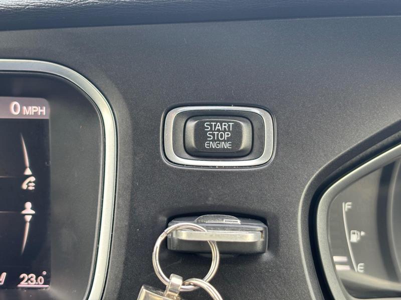 Used Volvo V40 2017 for sale - 77763476: Photo 26