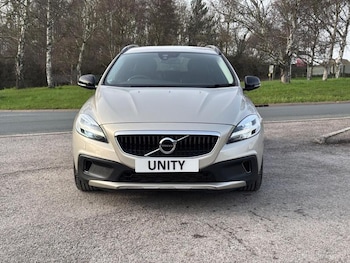 Used Volvo V40 2017 for sale - 77763476: Photo