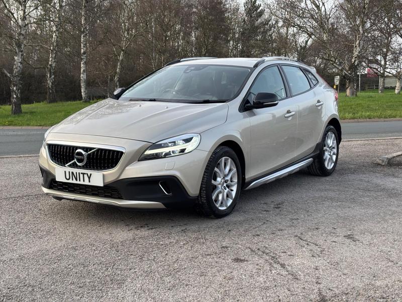 Used Volvo V40 2017 for sale - 77763476: Photo 3
