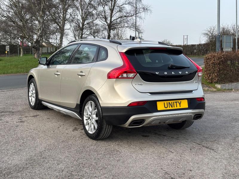 Used Volvo V40 2017 for sale - 77763476: Photo 5