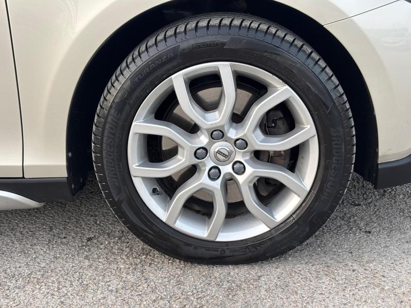 Used Volvo V40 2017 for sale - 77763476: Photo 9