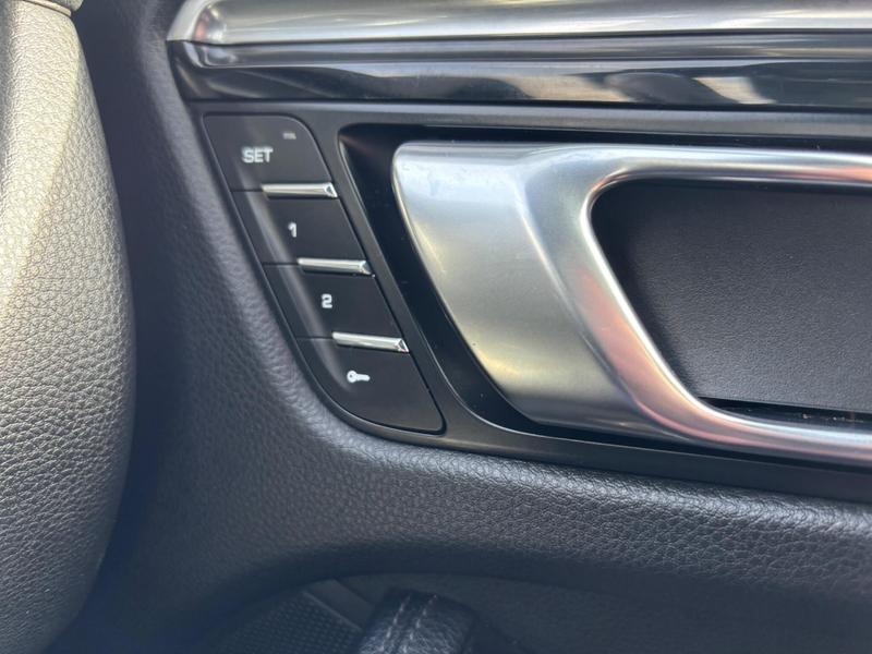 Used Porsche Macan 2016 for sale - 77653686: Photo 17
