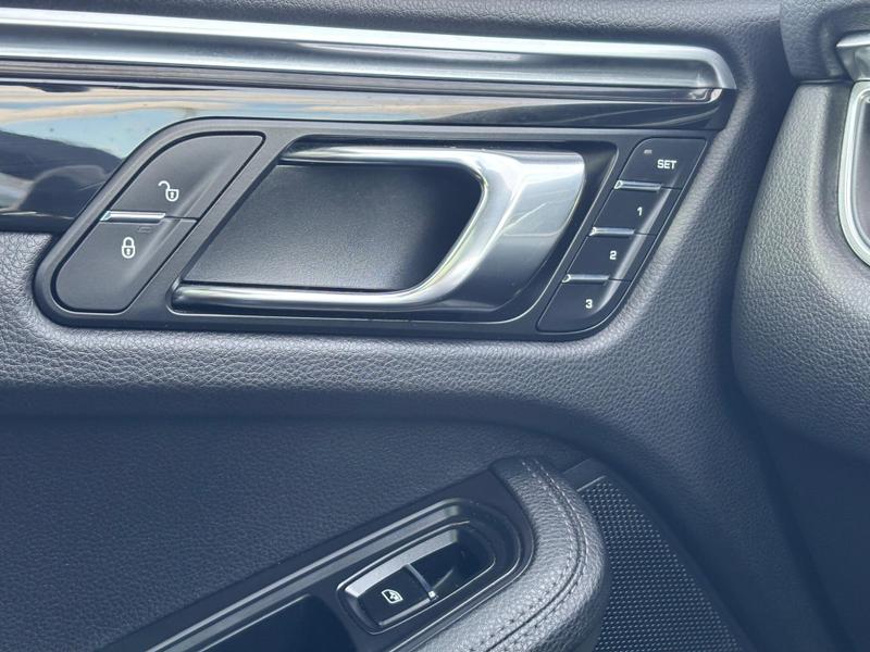 Used Porsche Macan 2016 for sale - 77653686: Photo 23