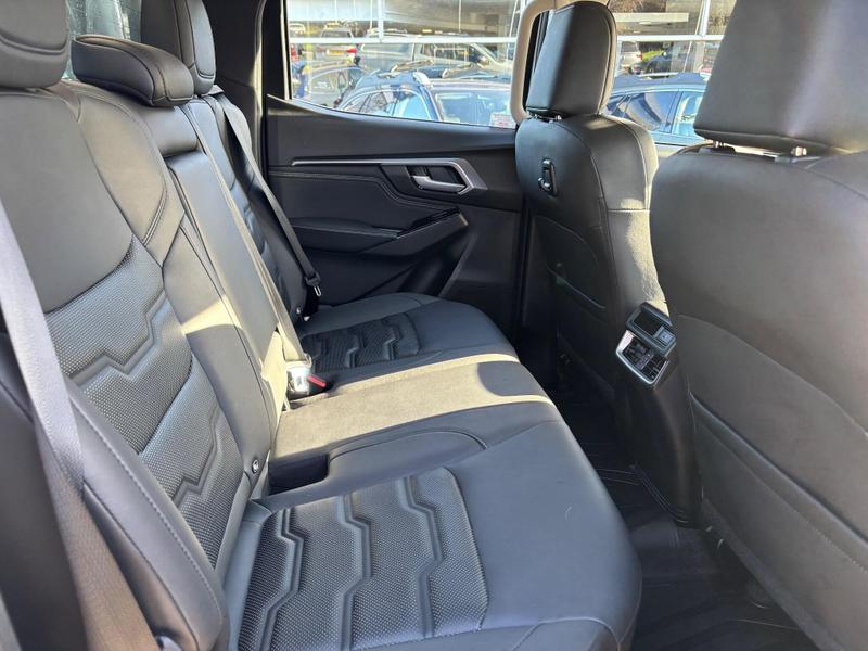 Used Isuzu D-Max 2024 for sale - 76888175: Photo 12