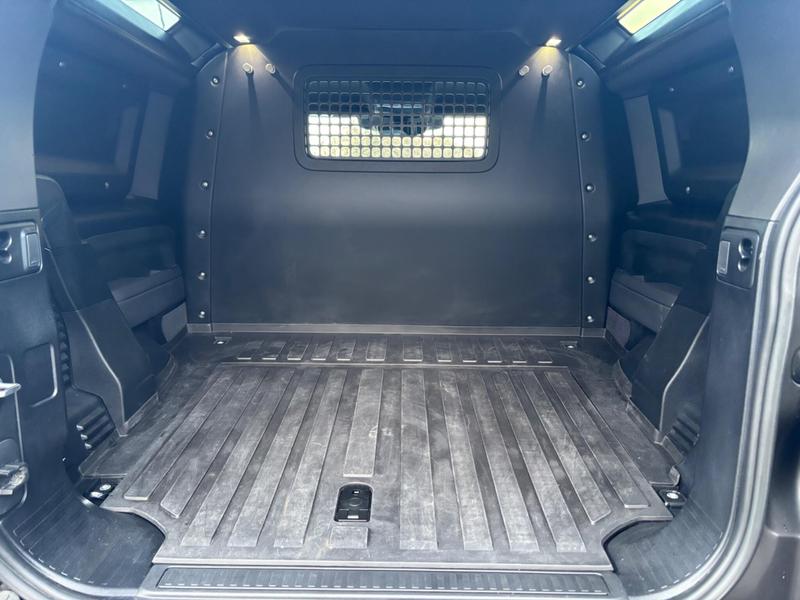 Used Land Rover Defender 90 2023 for sale - 77346232: Photo 12