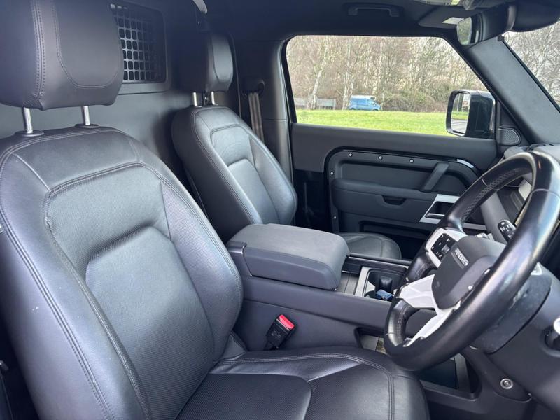 Used Land Rover Defender 90 2023 for sale - 77346232: Photo 14
