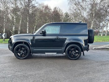 Used Land Rover Defender 2023 for sale - 77346232: Photo