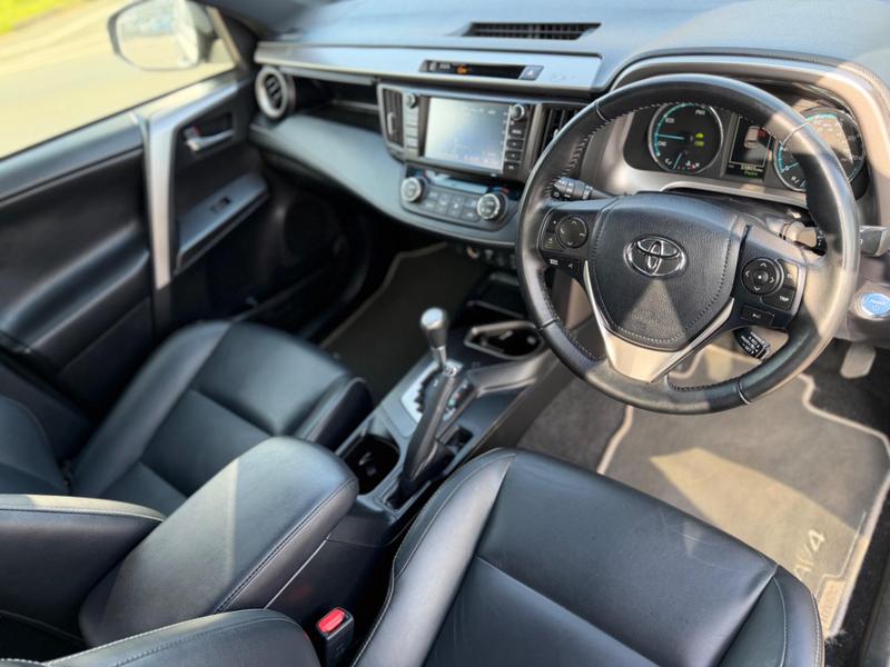 Used Toyota RAV4 2018 for sale - 77973689: Photo 13