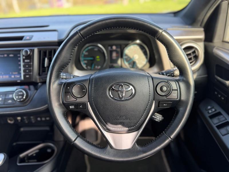 Used Toyota RAV4 2018 for sale - 77973689: Photo 15