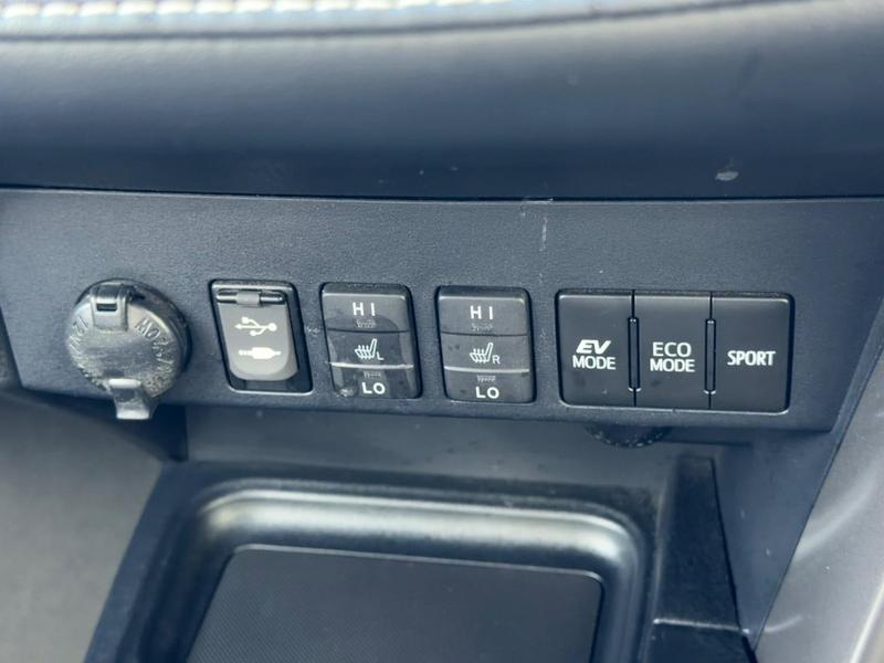 Used Toyota RAV4 2018 for sale - 77973689: Photo 23