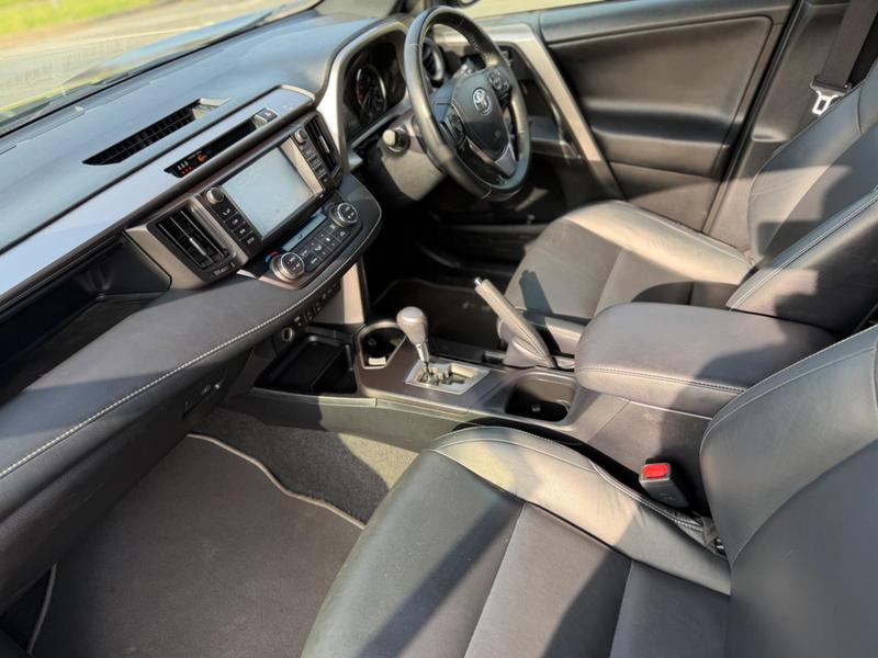 Used Toyota RAV4 2018 for sale - 77973689: Photo 28