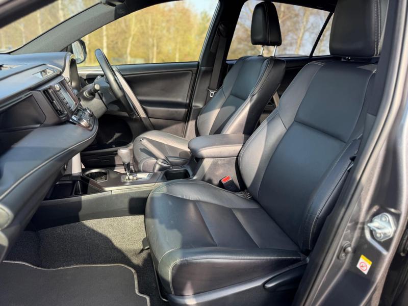 Used Toyota RAV4 2018 for sale - 77973689: Photo 29