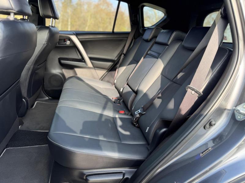 Used Toyota RAV4 2018 for sale - 77973689: Photo 30