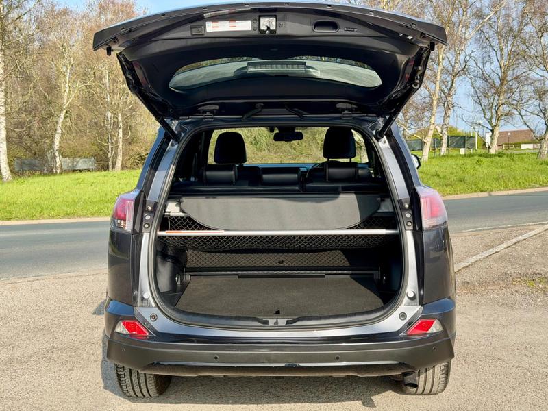 Used Toyota RAV4 2018 for sale - 77973689: Photo 7