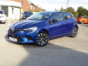 Used Renault Clio 2023 for sale - 75829642: Photo