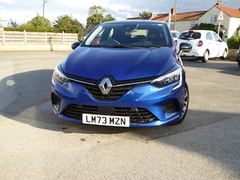 Used Renault Clio 2023 for sale - 75829642: Photo