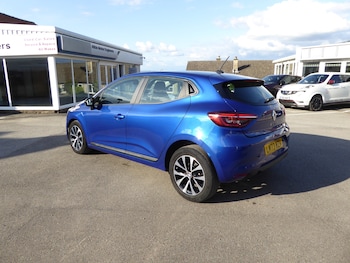 Used Renault Clio 2023 for sale - 75829642: Photo