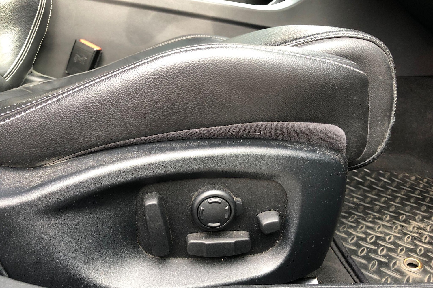 Used Jaguar XE 2016 for sale - 76085453: Photo 22