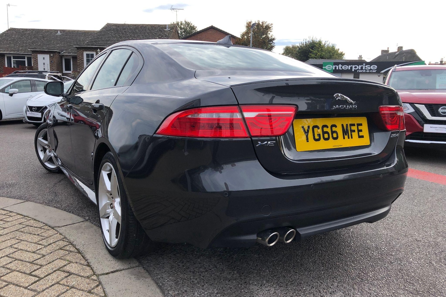 Used Jaguar XE 2016 for sale - 76085453: Photo 3