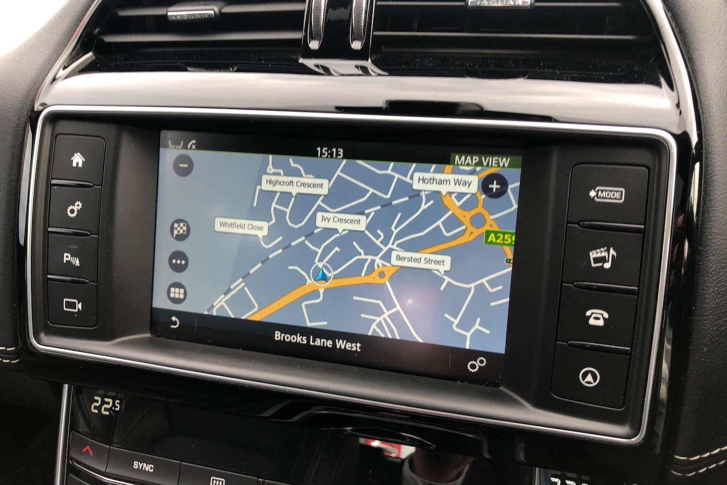 Used Jaguar XE 2016 for sale - 76085453: Photo 33