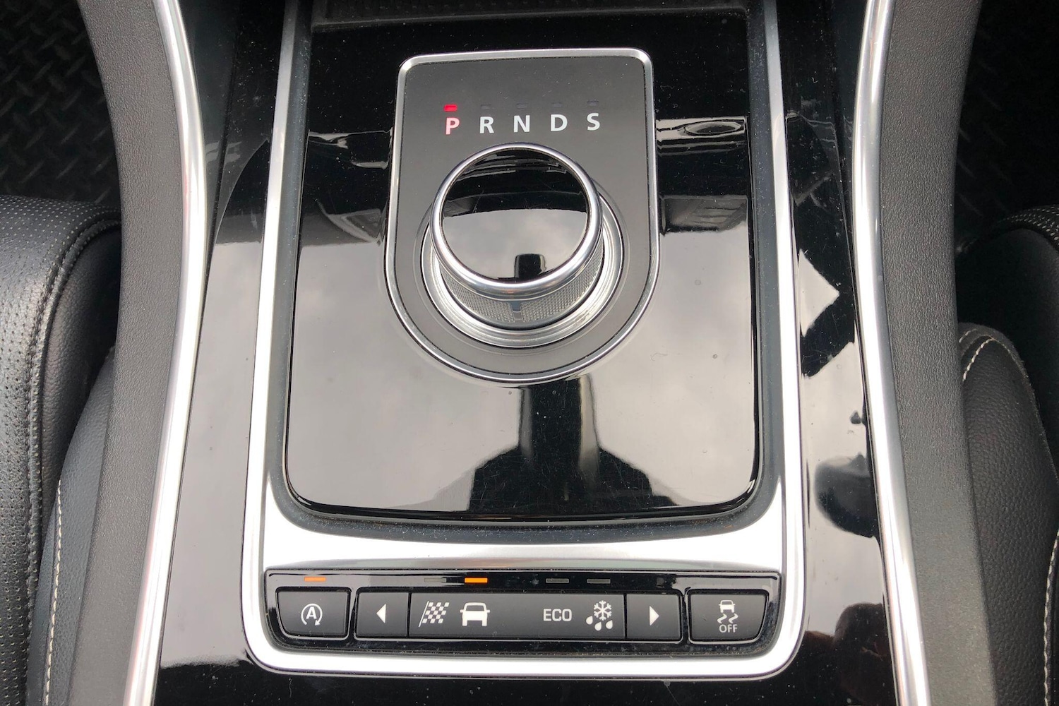 Used Jaguar XE 2016 for sale - 76085453: Photo 36