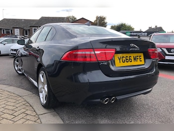 Used Jaguar XE 2016 for sale - 76085453: Photo 3