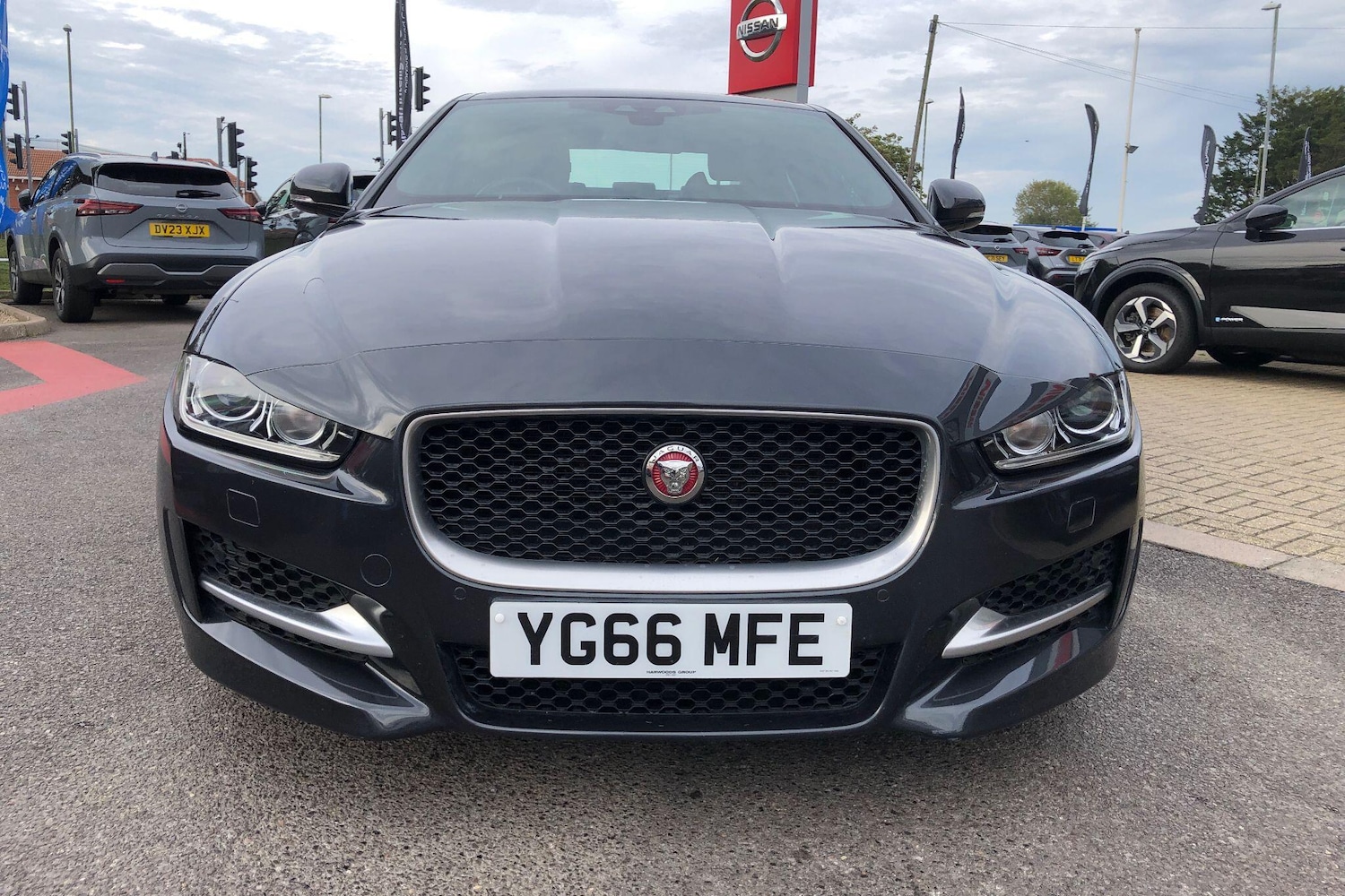Used Jaguar XE 2016 for sale - 76085453: Photo 7