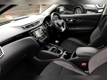 Used Nissan Qashqai 2020 for sale - 76201432: Photo 2