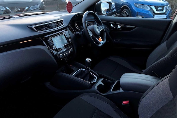 Used Nissan Qashqai 2020 for sale - 76239247: Photo 2
