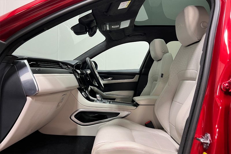 Used Jaguar F-Pace 2024 for sale - 77934553: Photo 3