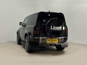 Used Land Rover Defender 2025 for sale - 77005506: Photo